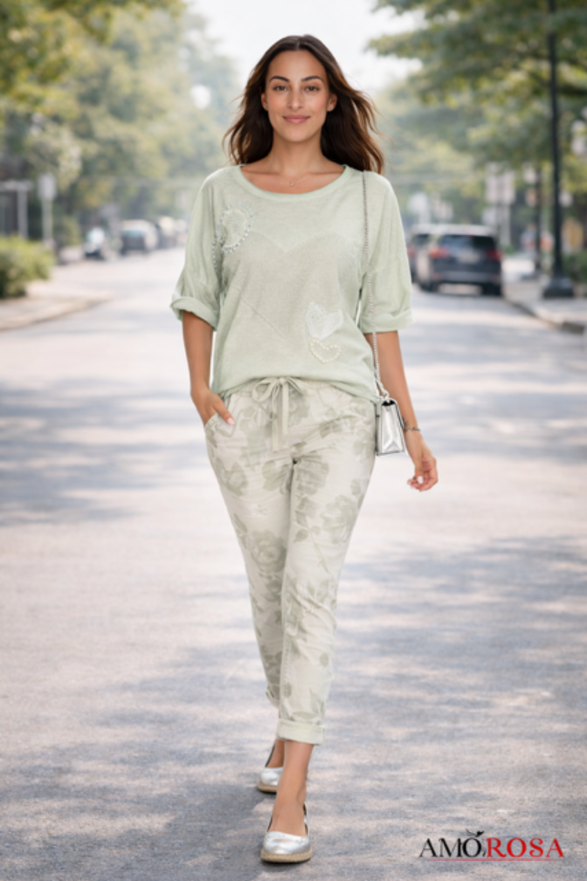 Amorosa Pearled Heart-Tee