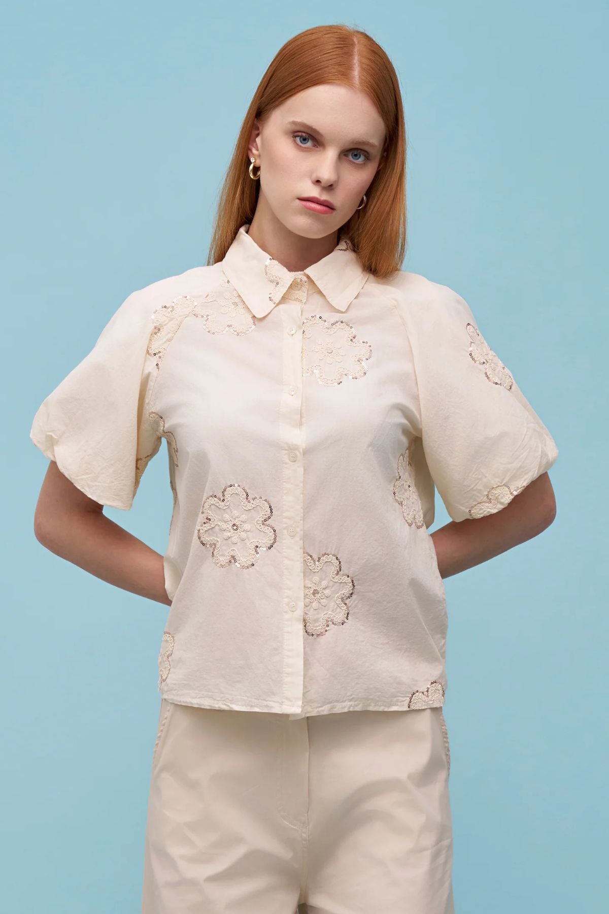 Astrid - Woven Shirt Floral Embroidery - Cream