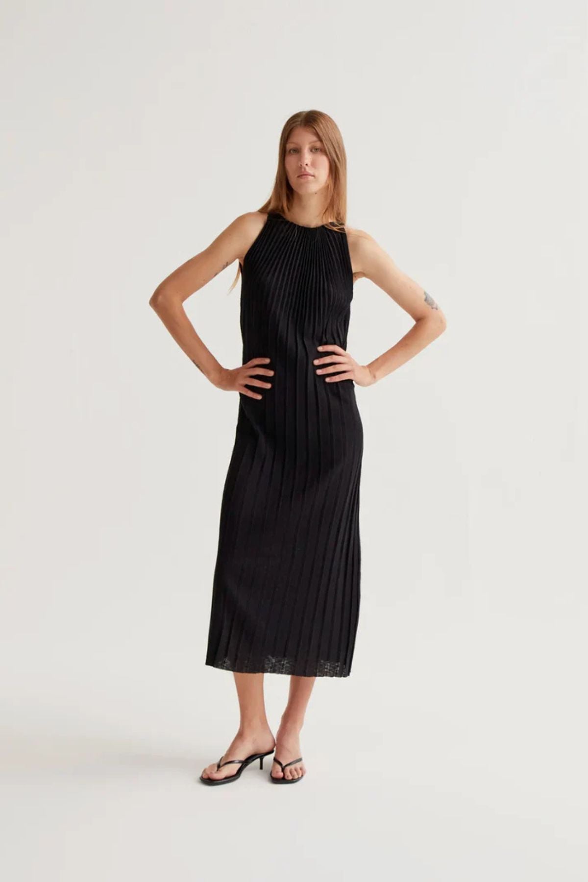 Compania Fantastica - Pleated Sleeveless Dress - Black
