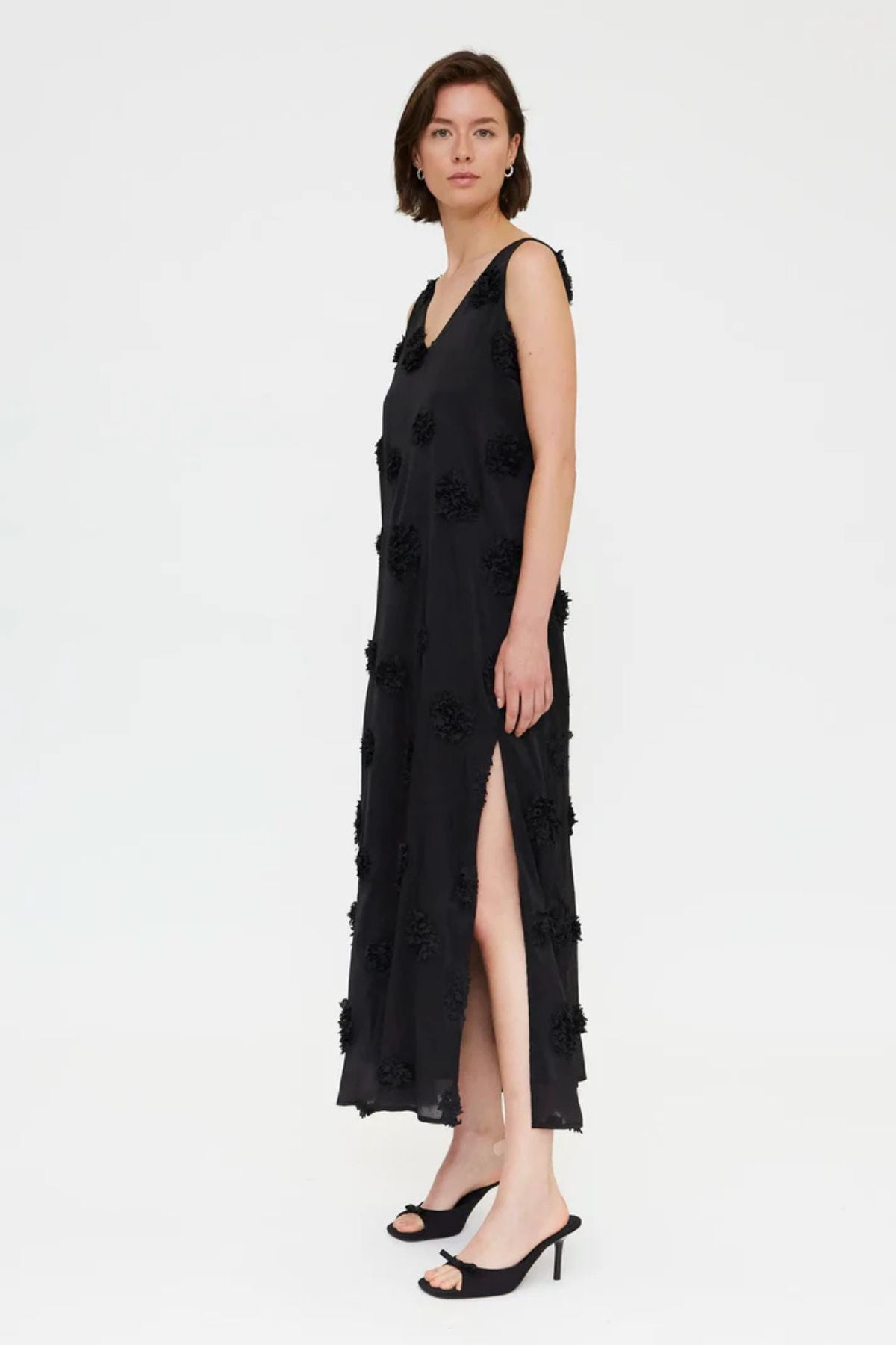 Compania Fantastica - Sleeveless Dress - Textured Floral Appliqué