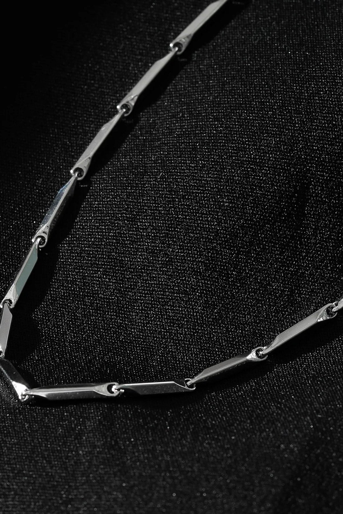 Hackney Nine- GUMIA Silver Minimalist Geometric Shaped Beaded Chain Necklace
