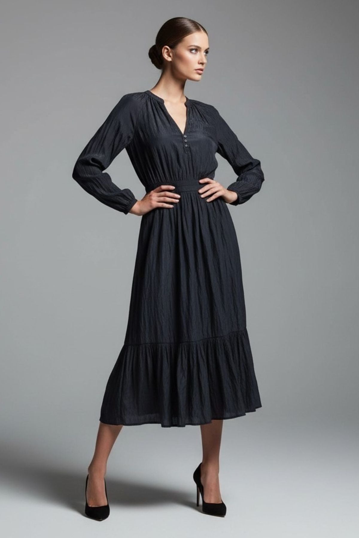 Ivido Long sleeve Charcoal dress